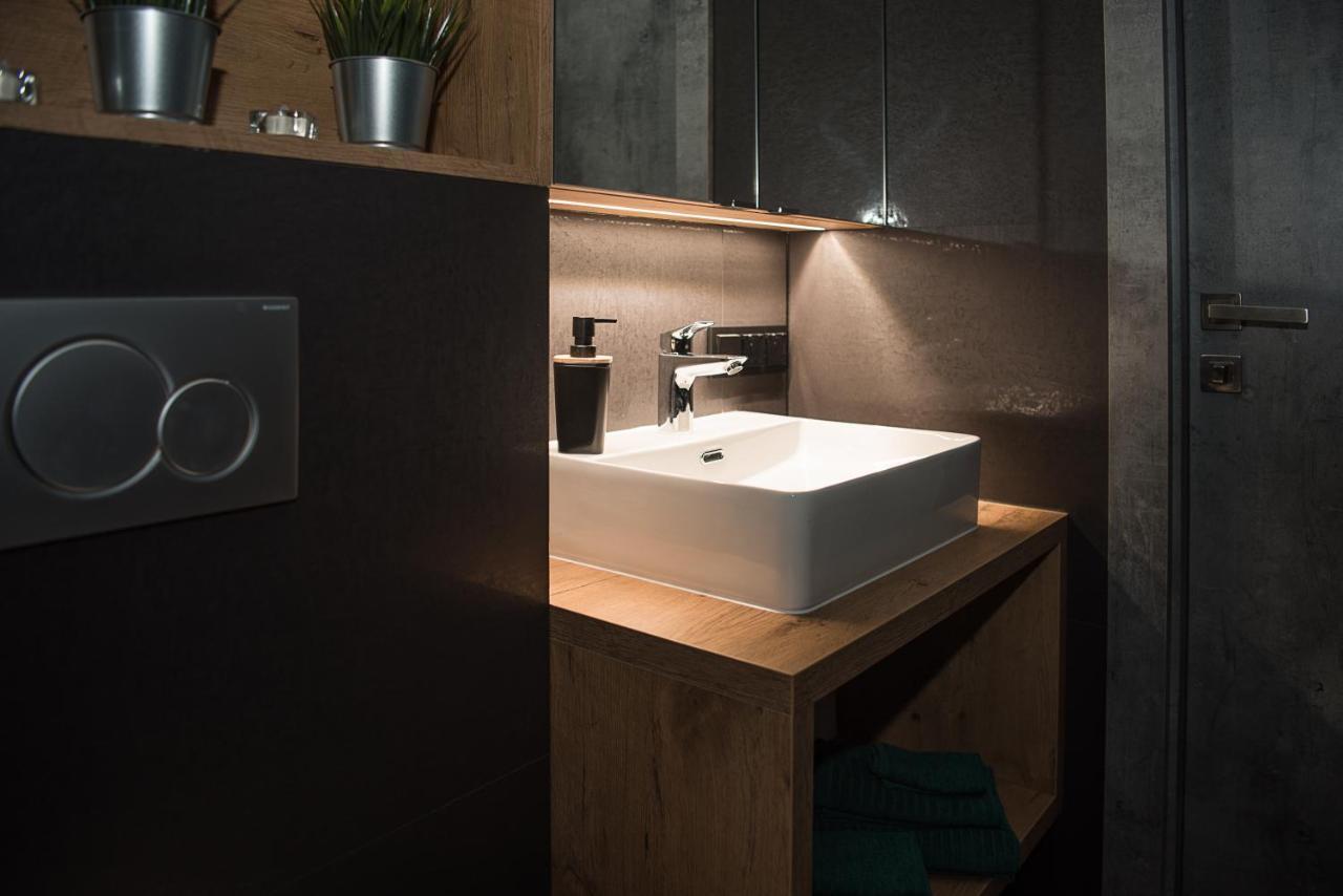 Wola Loft Apartment Варшава Экстерьер фото